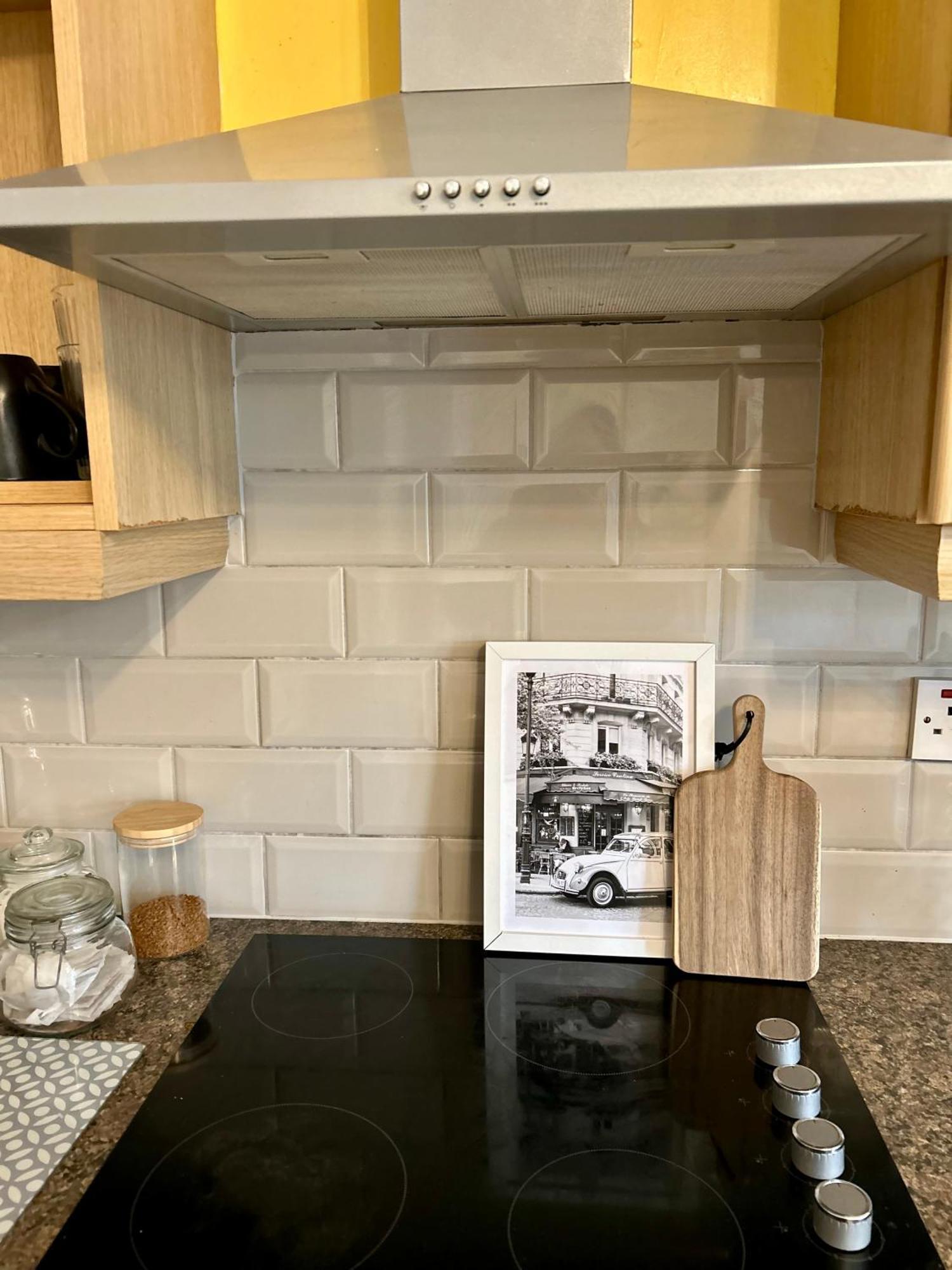 Modern 2 Bed Apartment With Free Parking And Netflix Dawley Kültér fotó